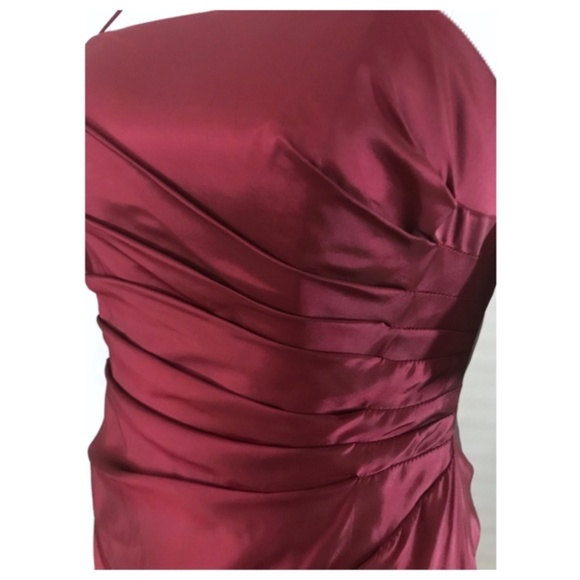 JS Signature Burgundy Taffeta Sheath Gown Dress - Picture 4 of 14